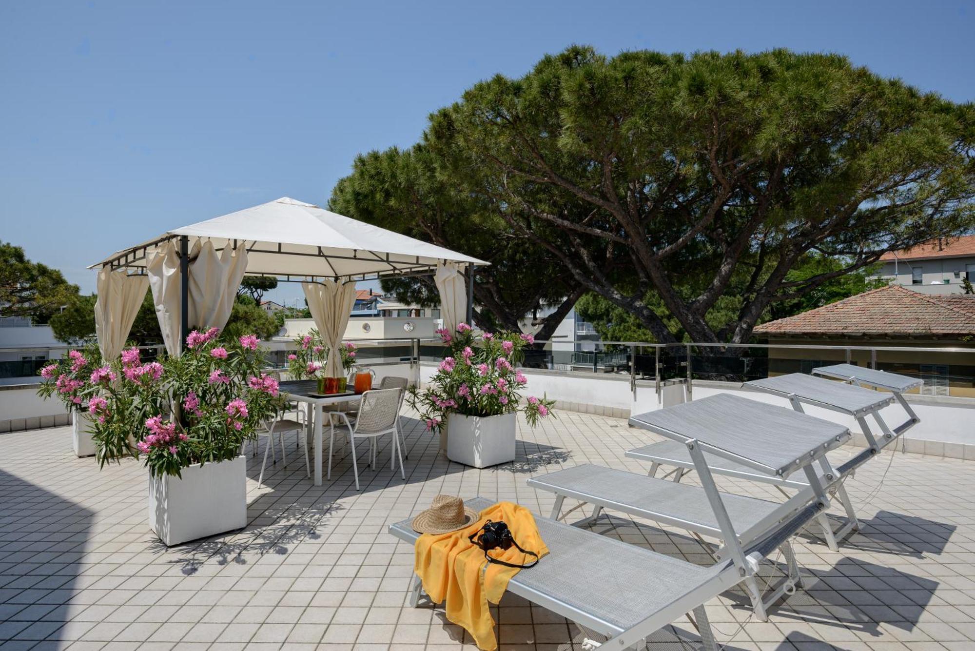 Dante 124 | Appartamenti A Riccione Eksteriør bilde